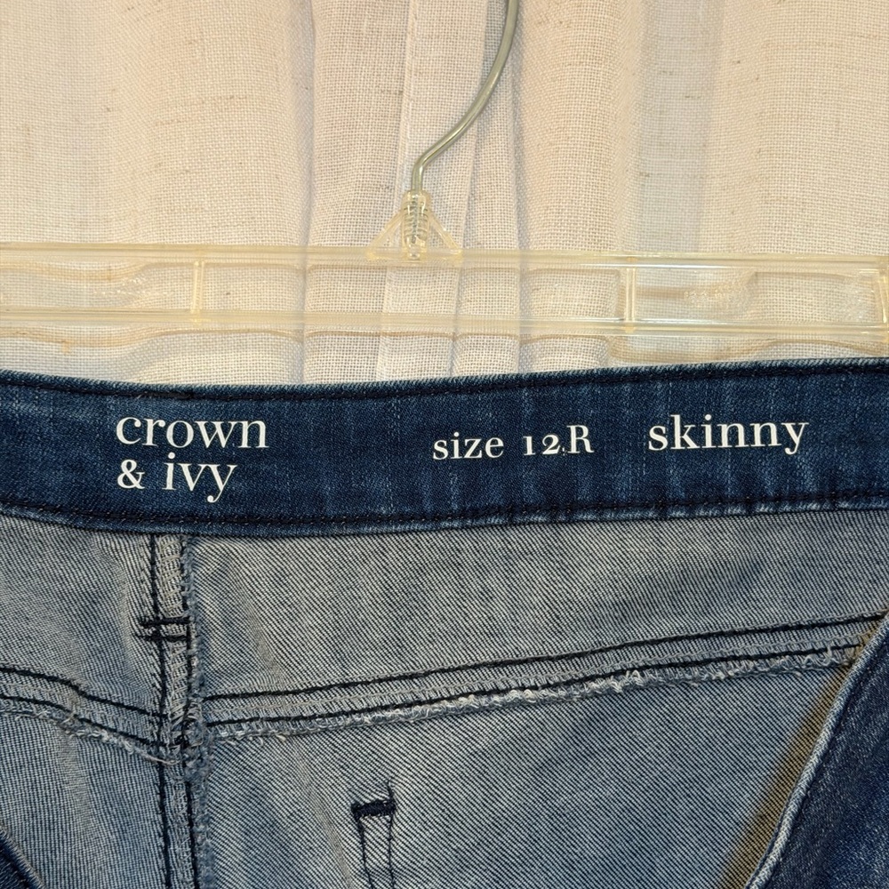 Crown and Ivy Navy Blue Skinny Jeans with Side Lace Embroidery - Picture 4 of 5
